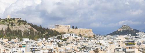 Urban Oasis with Acropolis Views by GHH