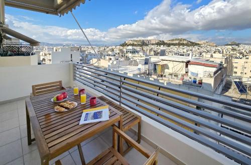 Urban Oasis with Acropolis Views by GHH