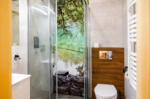 Bilik mandi di Domek Kordoń SPA Jacuzzi & Sauna