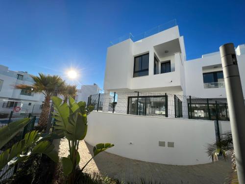 Fuengirola house close to beach with shared pool