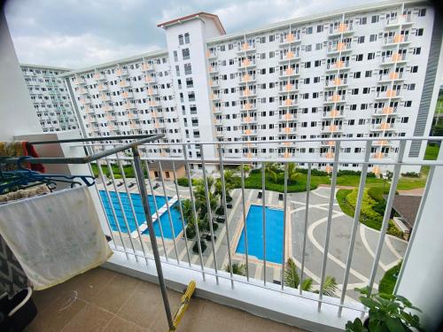 Πισίνα στο ή κοντά στο Field Residences 1bedroom condo-Free Wifi, Near in NAIA Terminal