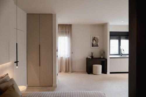 Postel nebo postele na pokoji v ubytování Sobe Six On 7 - Luxury Apartments & Rooms