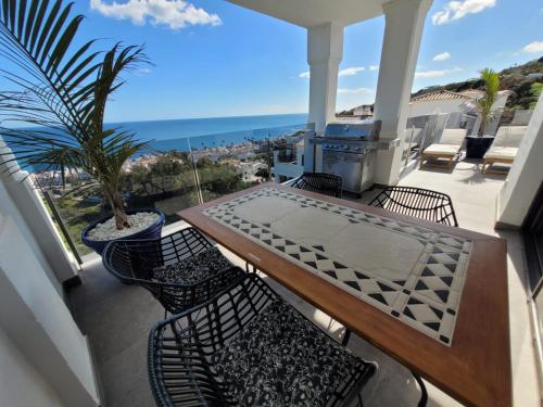 Luxury penthhouse sea views Blue Suite 3401