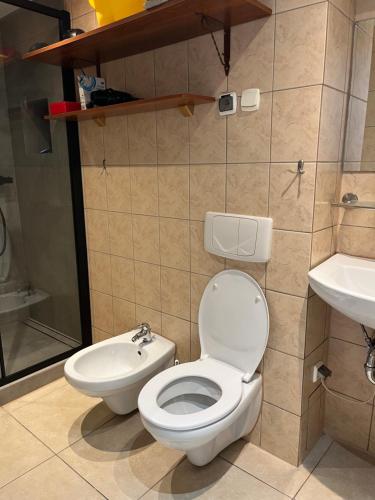 Ένα μπάνιο στο Home in Krakow Silvio's Apartments