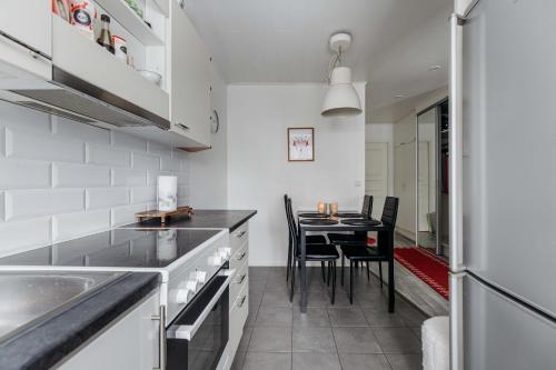 Kuchyň nebo kuchyňský kout v ubytování Heleenkatu 3 a 1 oma sauna autokatos omassa pihassa