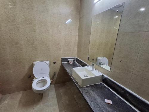 Koupelna v ubytování Delhi - Hotel City Height - Delhi NCR ID not accepted