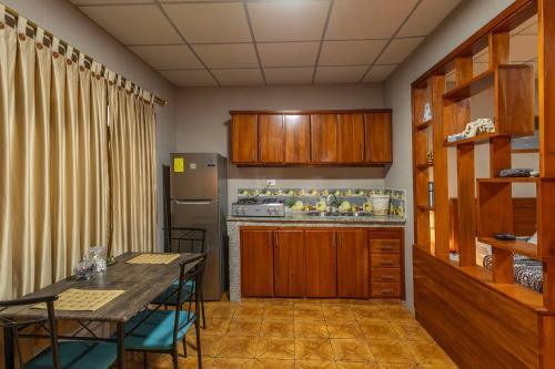 #4 Mini Suite Cerca de todo, Entrada Privada - AC