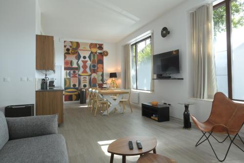 Au Cheval Blanc - Appartement Familial 6P Parking privé gratuit- 15 min centre ville