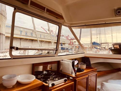 Fotografie z fotogalerie ubytování Ero- A floating Escape in Lisbon v Lisabonu