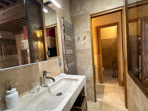 Koupelna v ubytování Gite, chambre d hôte L échoppe est belle