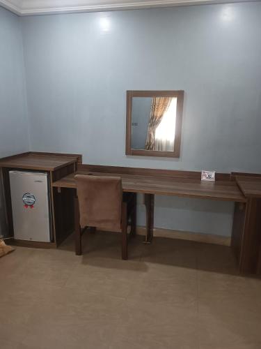 Gambar di galeri bagi Angels Court Hotel and Suites di Sagwari
