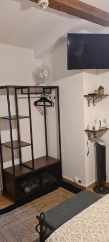 Televisyen dan/atau pusat hiburan di Auberge de Baudinard sur Verdon