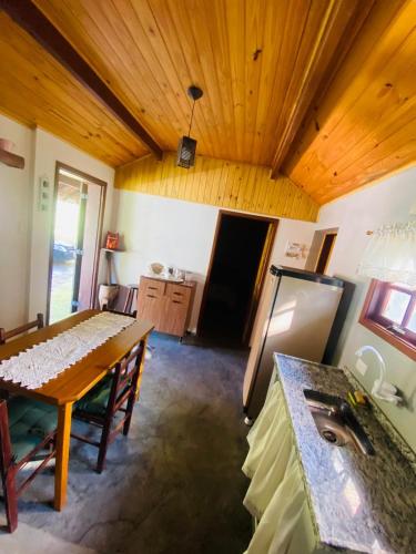 Dapur atau dapur kecil di Recanto Manacá- Monte Verde