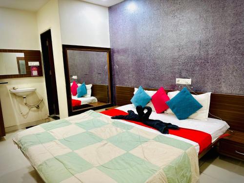 Una cama o camas en una habitación de Hotel Sawai Executive