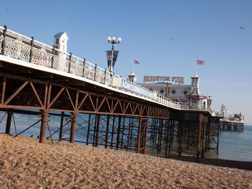 Modern Hove Home close to Brighton Beach with FREE PARKING photo 29