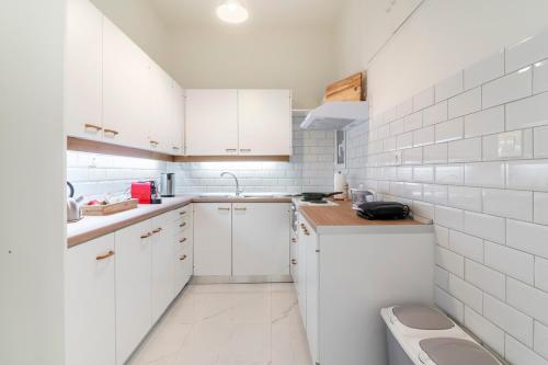Bee Home - Apartment in Kypseli Central Athens