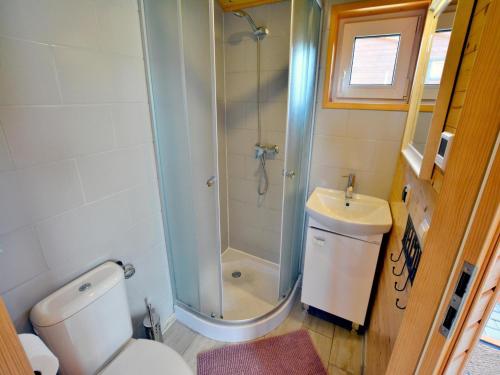 Kúpeľňa v ubytovaní Year-round cottage, Ustronie Morskie