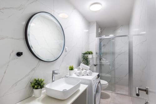 Apartment Central - 5 min by bus to Old Town, 24h self check-in