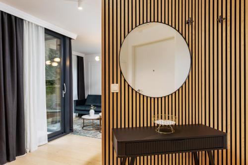 Apartment Central - 5 min by bus to Old Town, 24h self check-in