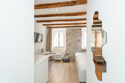 TV a/nebo společenská místnost v ubytování Two Friends Dubrovnik Palace