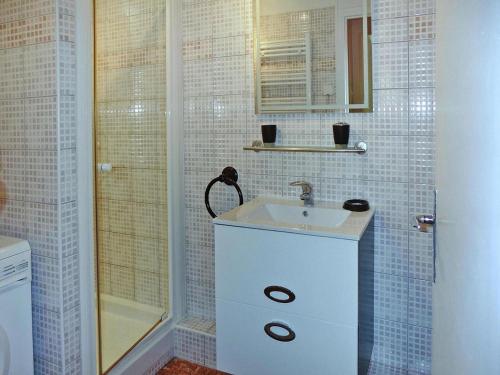 Ένα μπάνιο στο Holiday Home in Cayeux-sur-Mer near Bay of Somme