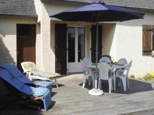 Αίθριο ή υπαίθριος χώρος στο Holiday Home in Portbail near Sandy Beach