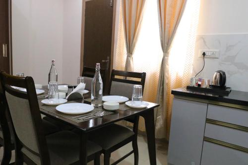 Η κουζίνα ή μικρή κουζίνα στο Kaveri Cloud Stay