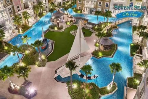 Πισίνα στο ή κοντά στο Seven Seas Cote d'Azur Family-friendly one bedroom with Pool& Gym Steps to Beach