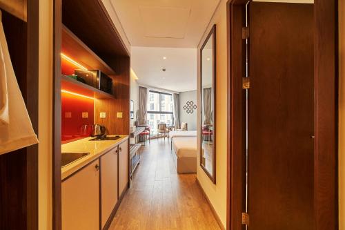 Dapur atau dapur kecil di The Raclay Mandala Resident - Just 15 minutes from the Mui Ne Red Sand Dunes