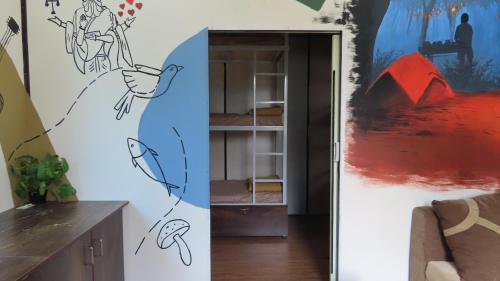 Φωτογραφία από το άλμπουμ του Gypsy habitat Backpackers Space σε Wodapatti