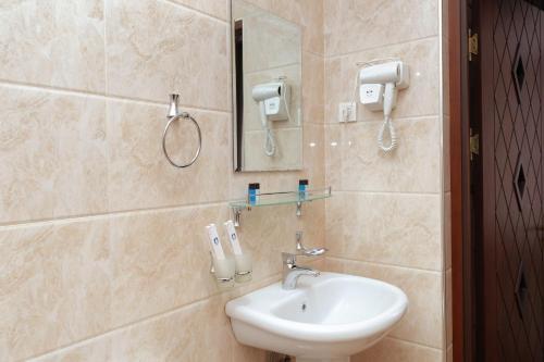 Ванная комната в Diamond Hotel Tashkent