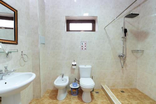 Ванная комната в Diamond Hotel Tashkent