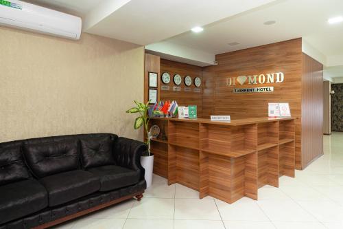 Лобби или стойка регистрации в Diamond Hotel Tashkent