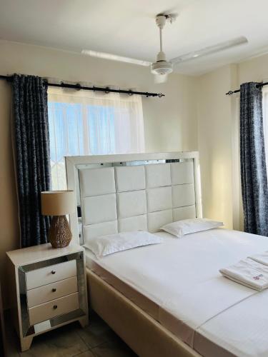 Ένα ή περισσότερα κρεβάτια σε δωμάτιο στο Furnished one bedroom apartment in mombasa