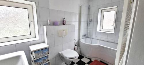 Koupelna v ubytování Monteurwohnungen in Zuelpich