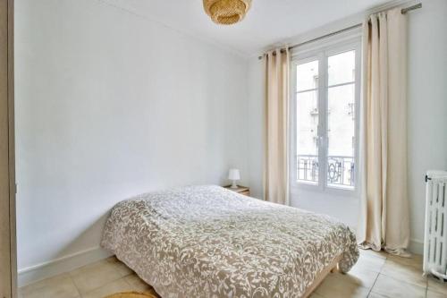 Nice Flat Jules Joffrin station and Clignancourt