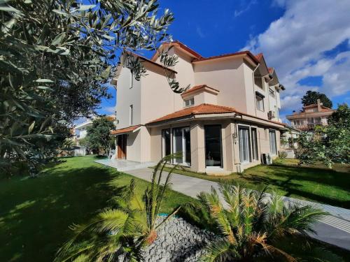 Comfortable and new apartment near the sea!