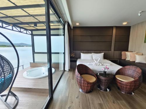 Un lugar para sentarse en Blueskyraft resort