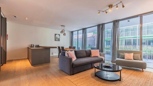 Modern 2BDR Apartment with Garage by LovelyStay