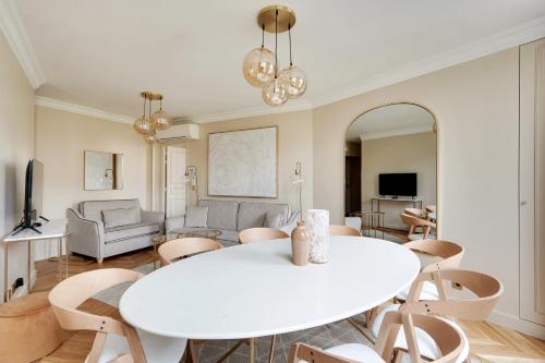 Pick A Flat's Apartment in Invalides - Avenue de Breteuil