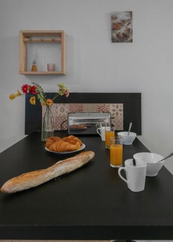 Makanan di atau berdekatan apartmen