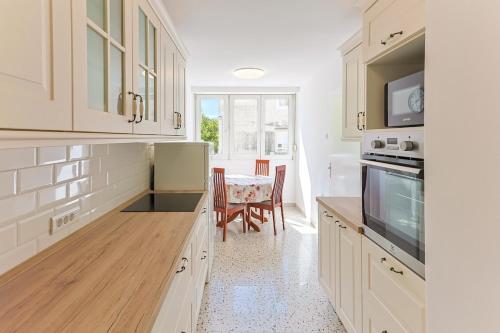 Apartment Kenova - Omiš center