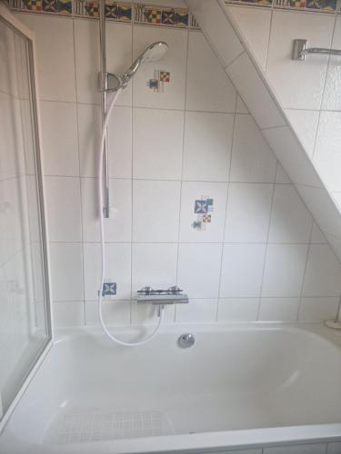 Ένα μπάνιο στο Ferienwohnung LauraH