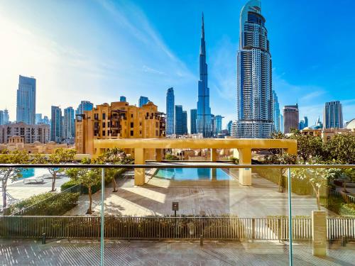 Spectacular Burj Khalifa View, 2BR Luxury Apartment by SBH