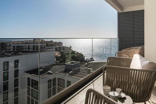 Acqua Residence IV by an island apart