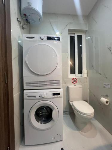 Ένα μπάνιο στο Sliema 2BDR Apartment Just Off Seafront