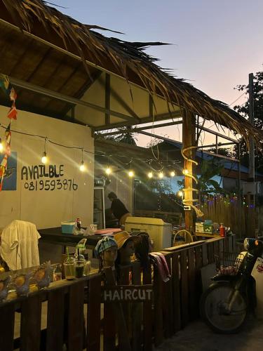 Restoran atau tempat lain untuk makan di Pa Mali homestay