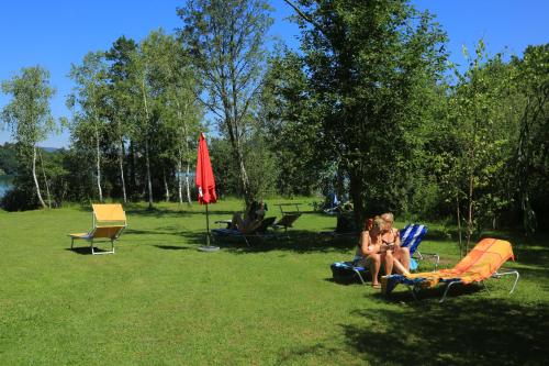 Ein Garten an der Unterkunft Hotel Fasching