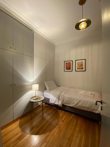 2 Bedroom 1,5 Bath near Kolonaki Square 9min from Metro station