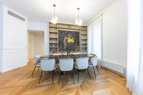 Φωτογραφία από το άλμπουμ του Luxury Rivoli 4 Bed 3,5 Bath by Hotel de Ville BHV στο Παρίσι